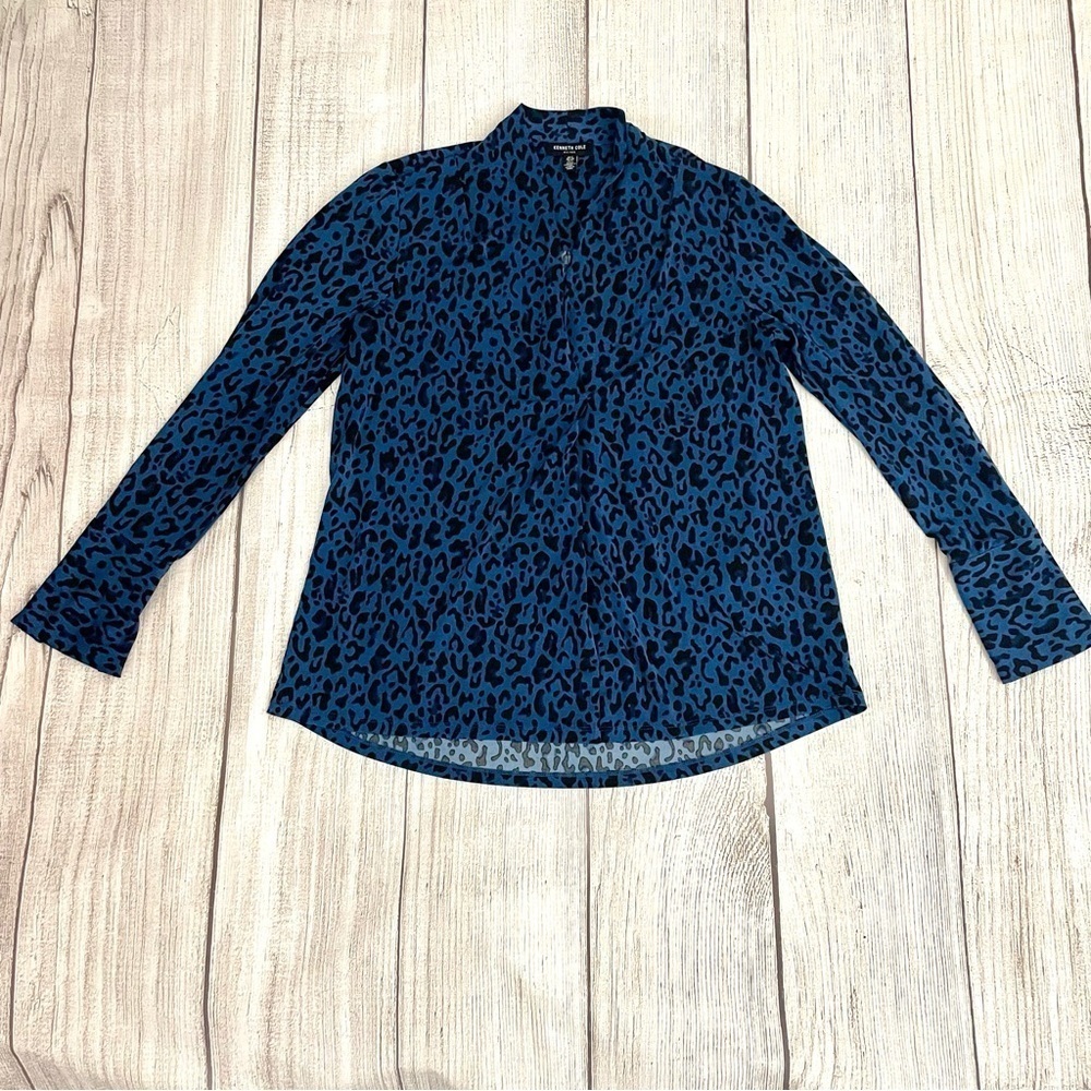 KENNETH COLE Womens Blouse Blue Cheetah Leopard Career Knit Flowy Size Small